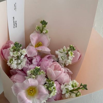 peonies love